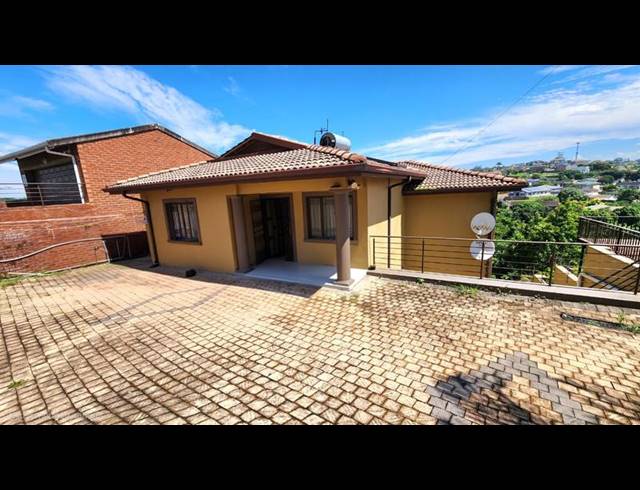 3 BEDROOM HOUSE FOR SALE IN UMHLATHUZANA